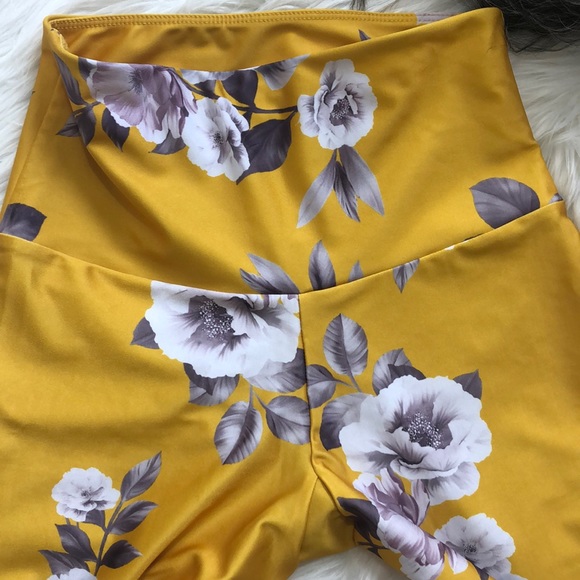 onzie golden floral